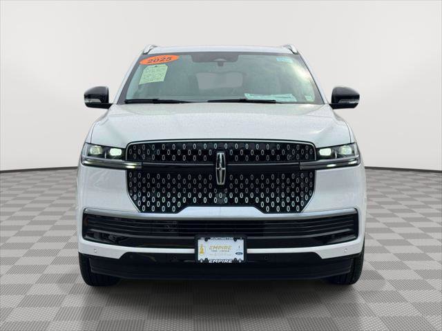 Used 2025 Lincoln Navigator L Reserve image 2