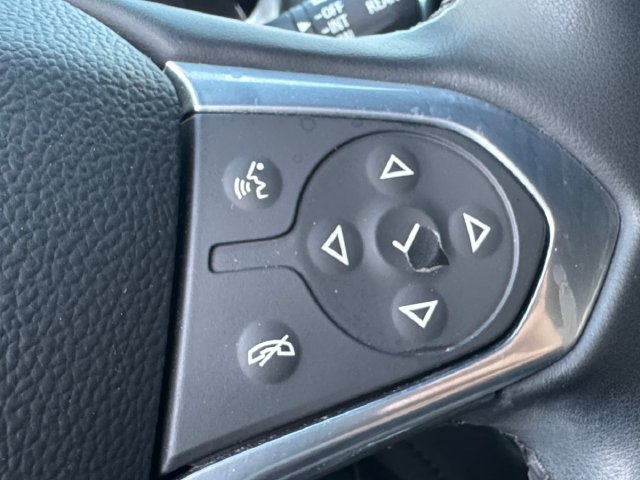 Used 2023 Chevrolet Traverse LT FWD image 8