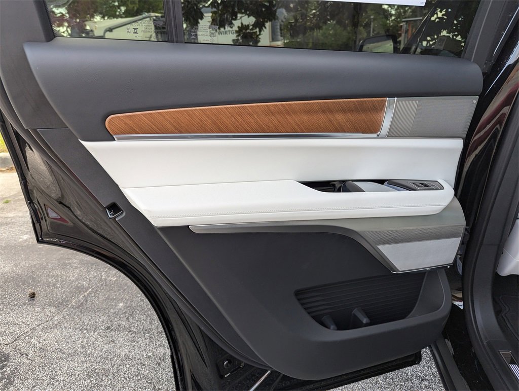 New 2026 Cadillac Vistiq Sport image 30