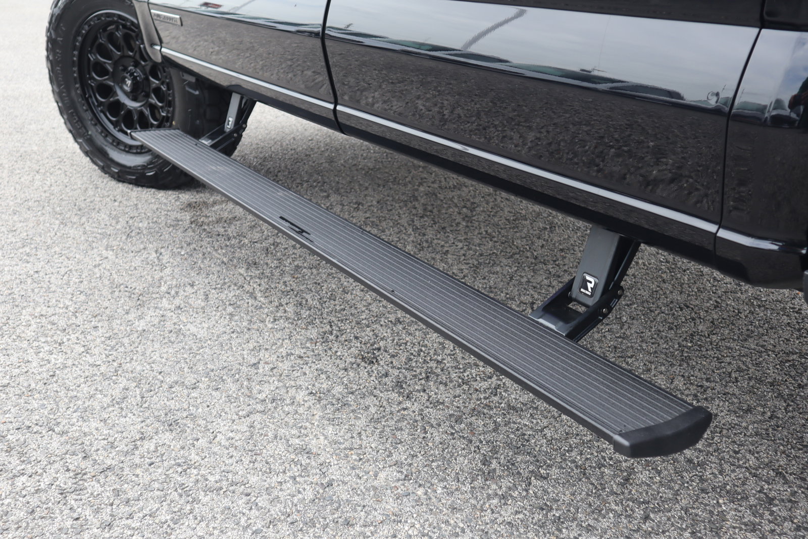 New 2025 Ford F150 XLT w/ Equipment Group 302A MID image 15