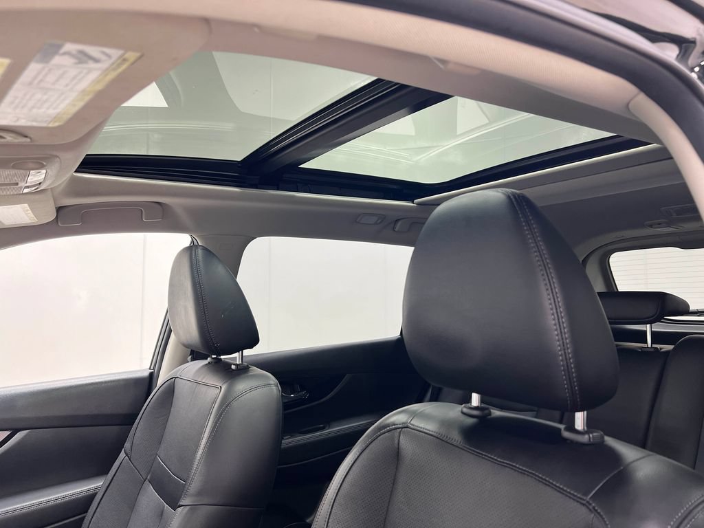 Used 2018 Nissan Rogue SL w/ Premium Package FWD image 13