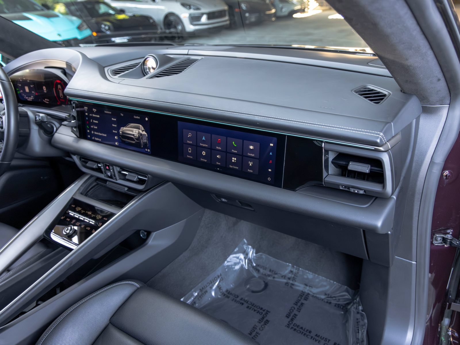 Certified 2024 Porsche Macan Turbo Electric AWD/4WD image 62