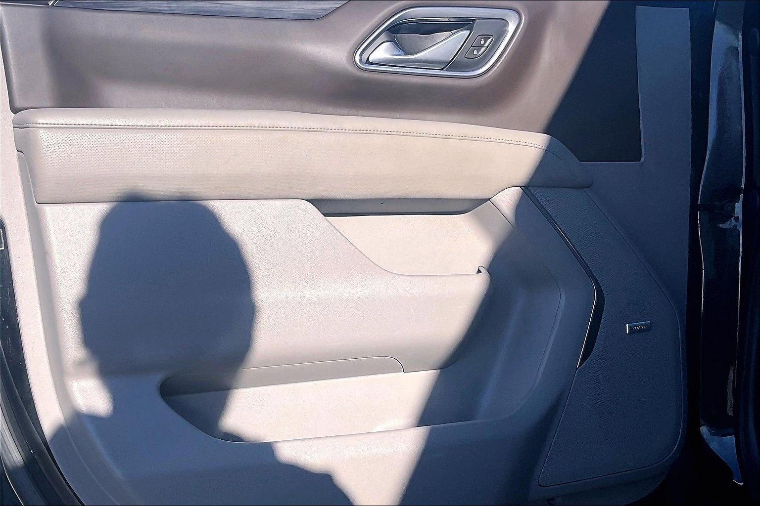 Used 2021 GMC Yukon XL SLT w/ Rear Media and Nav Package image 19