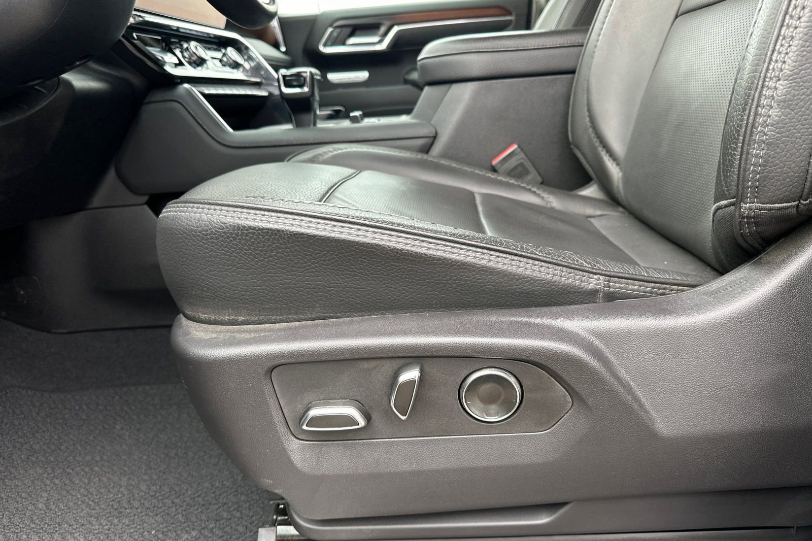 Used 2024 GMC Sierra 1500 Denali w/ Technology Package image 12