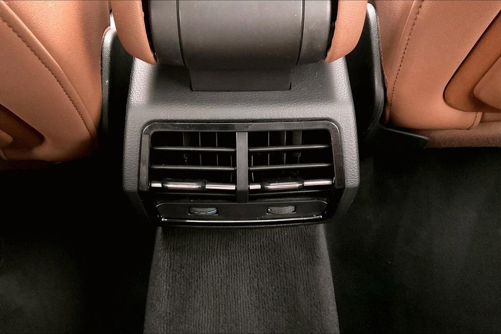 Used 2020 Audi Q3 2.0T Premium Plus w/ Premium Plus Package image 12