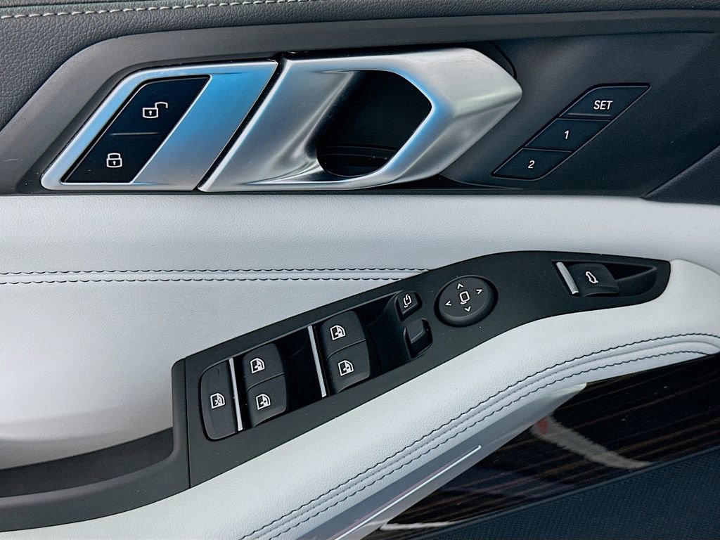 Used 2023 BMW X5 xDrive40i w/ Premium Package image 17