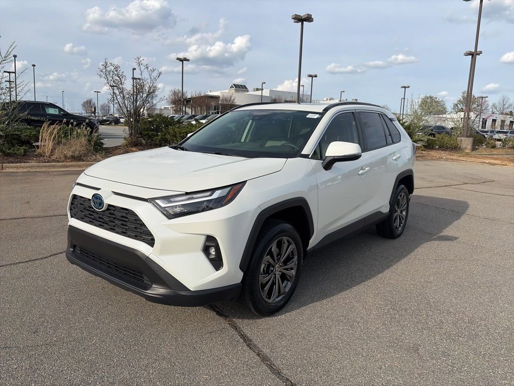 Used 2022 Toyota RAV4 XLE Premium image 1