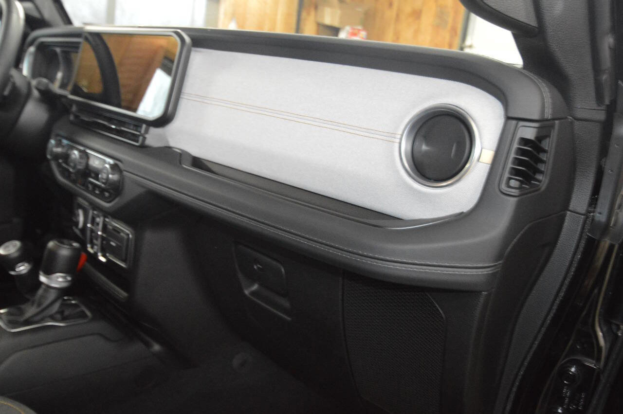 Used 2024 Jeep Wrangler Unlimited Sahara w/ Dual Top Group image 11