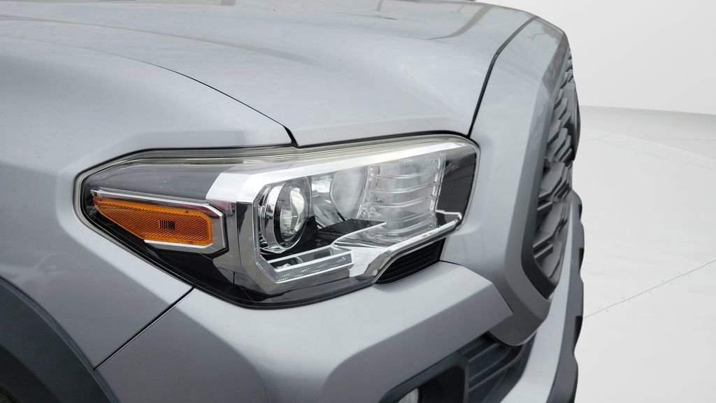 Used 2021 Toyota Tacoma TRD Off-Road image 9