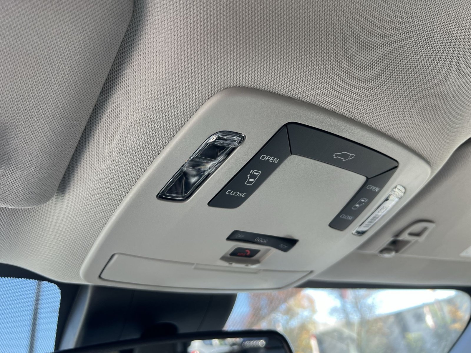 New 2026 Toyota Sienna LE FWD image 27