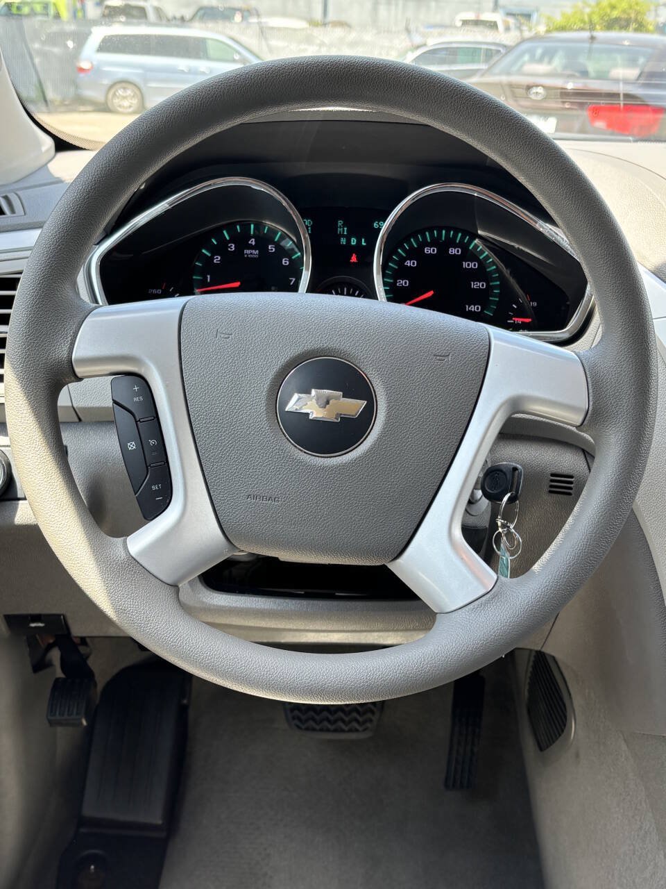 Used 2010 Chevrolet Traverse LS FWD image 27