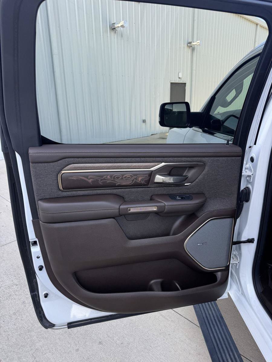 Used 2025 RAM 1500 Limited AWD/4WD image 14