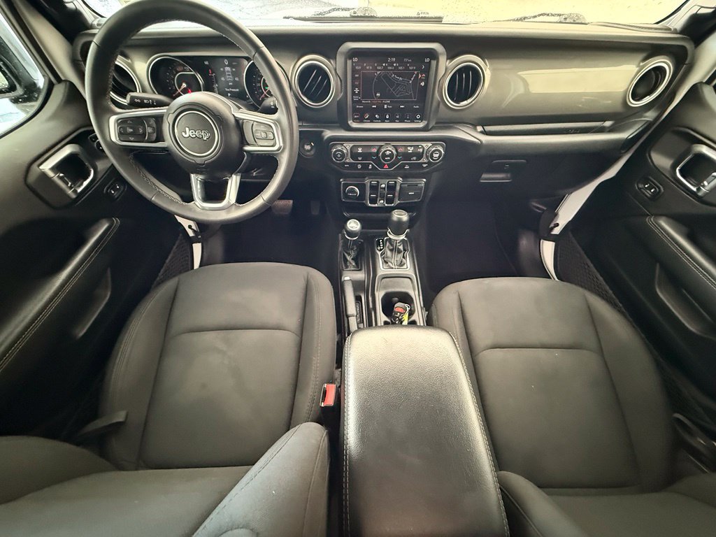 Used 2023 Jeep Wrangler Unlimited Sahara AWD/4WD image 29