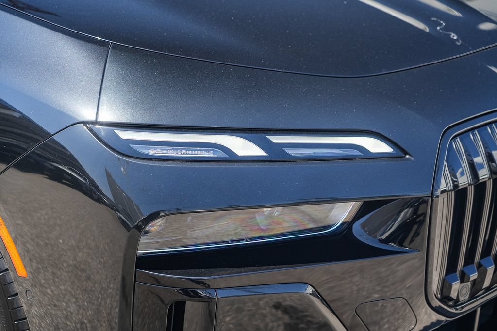 Used 2023 BMW i7 xDrive60 AWD/4WD image 10