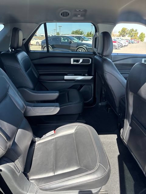 Used 2023 Ford Explorer XLT w/ Equipment Group 202A RWD image 6