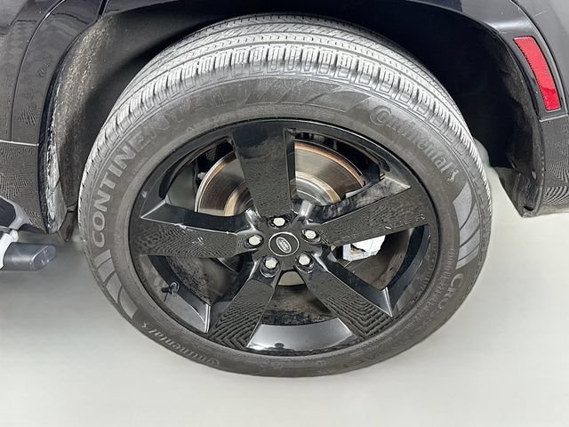 Certified 2023 Land Rover Defender 130 X-Dynamic SE AWD/4WD image 34