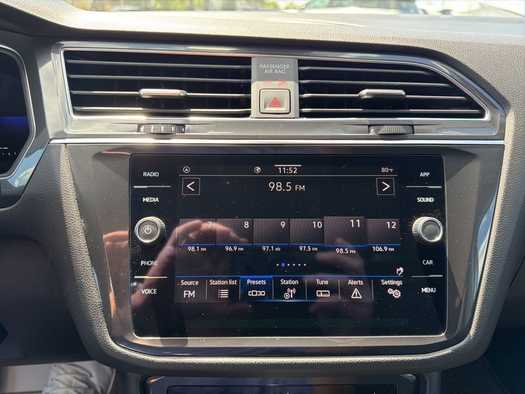 Used 2023 Volkswagen Tiguan SE FWD image 33