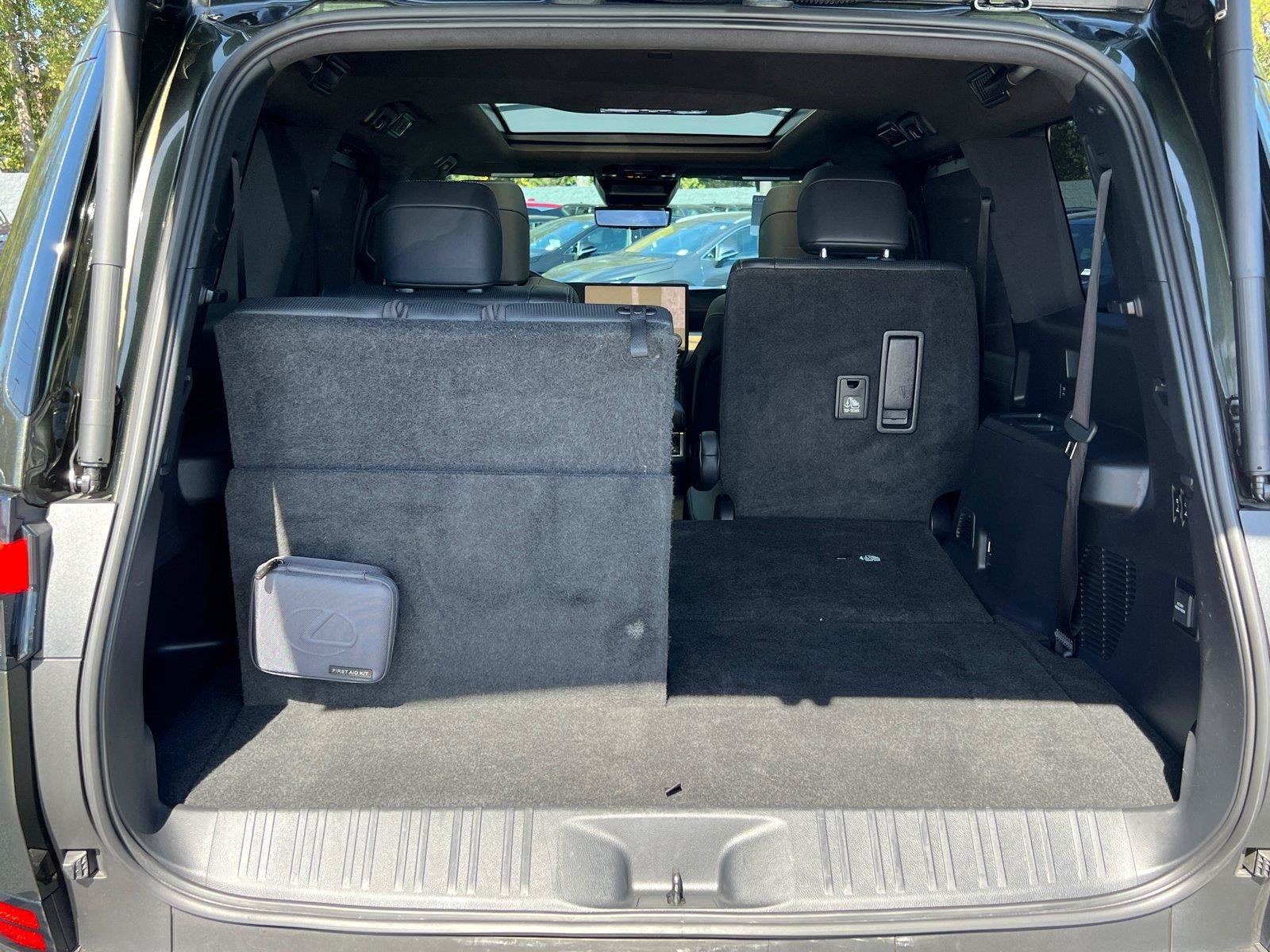 Certified 2025 Lexus GX 550 w/ Cold Area Package AWD/4WD image 18