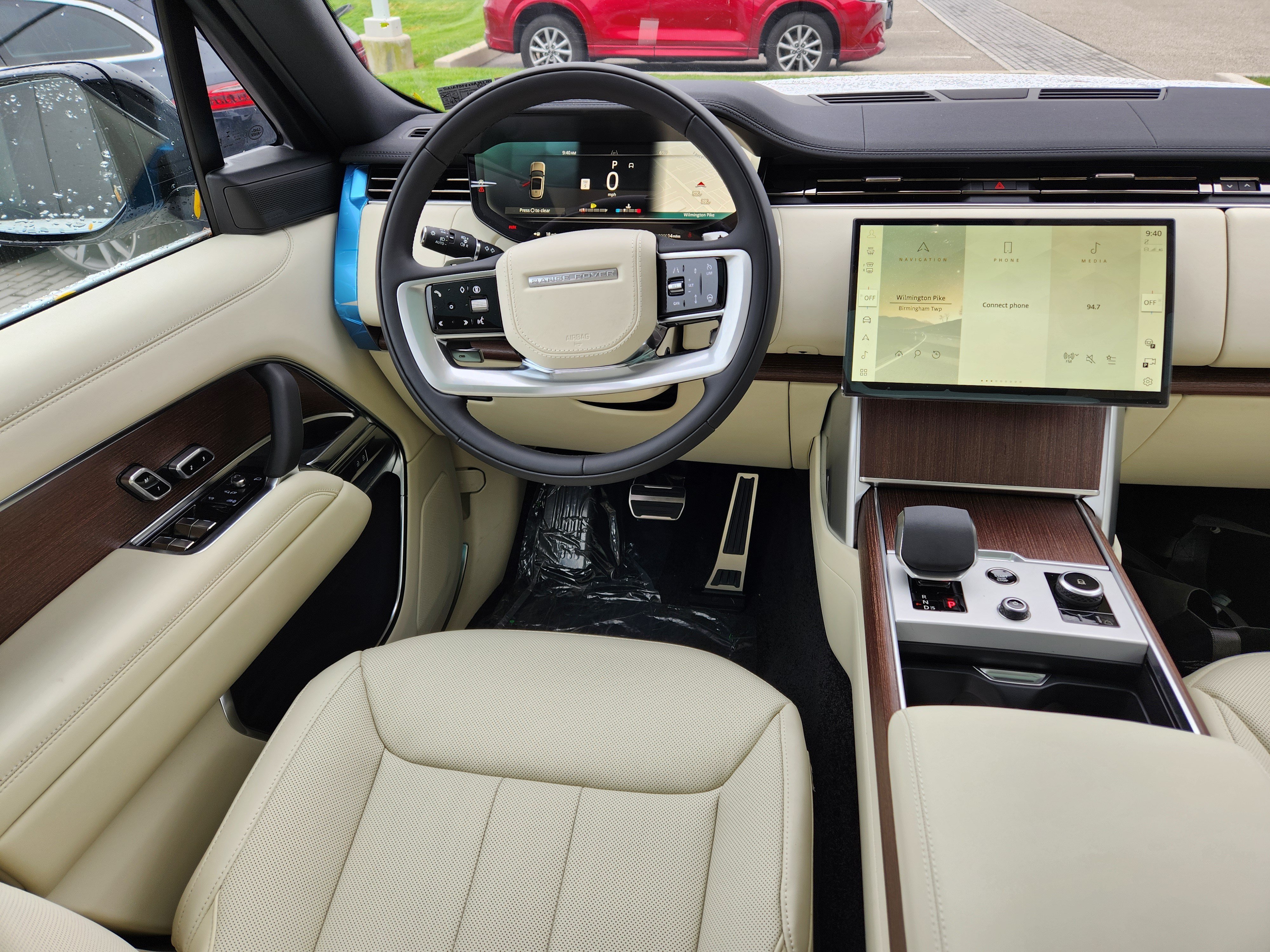 New 2027 Land Rover Range Rover Long Wheelbase SE AWD/4WD image 14