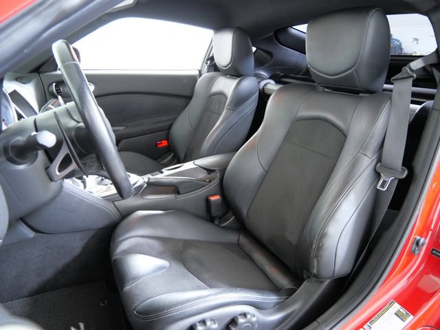 Used 2014 Nissan 370Z Touring w/ Sport Package RWD image 18