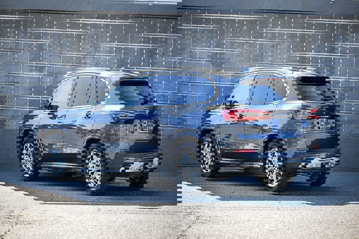 Used 2021 BMW X5 xDrive40i w/ Convenience Package image 4