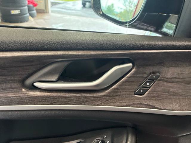 Certified 2023 Jeep Grand Cherokee 30th Anniversary AWD/4WD image 13