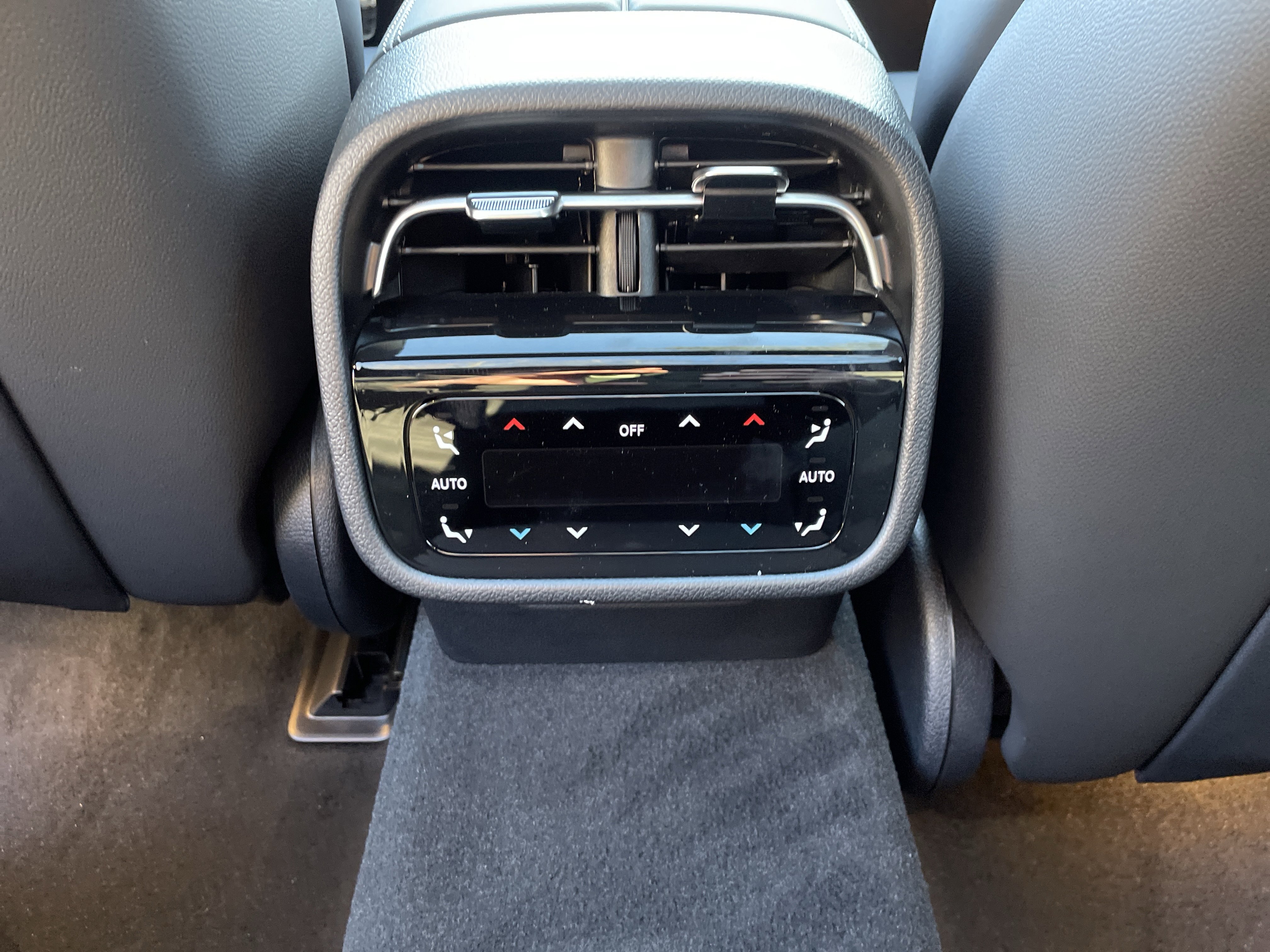 New 2026 Mercedes-Benz E 53 AMG e 4MATIC Sedan image 38