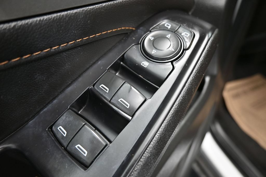Used 2020 Chevrolet Traverse LS FWD image 11