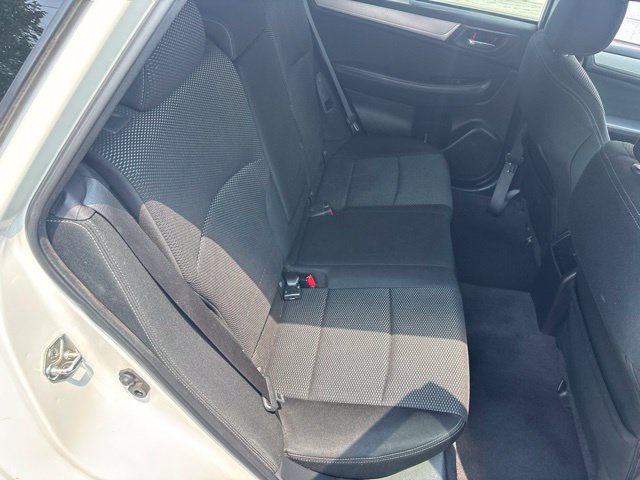 Used 2017 Subaru Outback 2.5i Premium AWD/4WD image 6