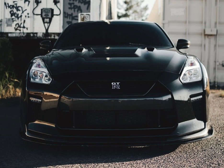 Used 2019 Nissan GT-R Premium w/ Premium Interior Package image 11