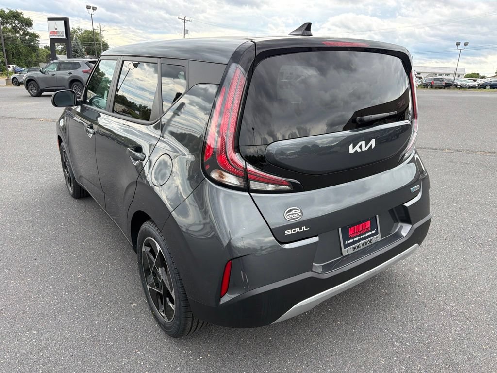 Used 2024 Kia Soul EX FWD image 3
