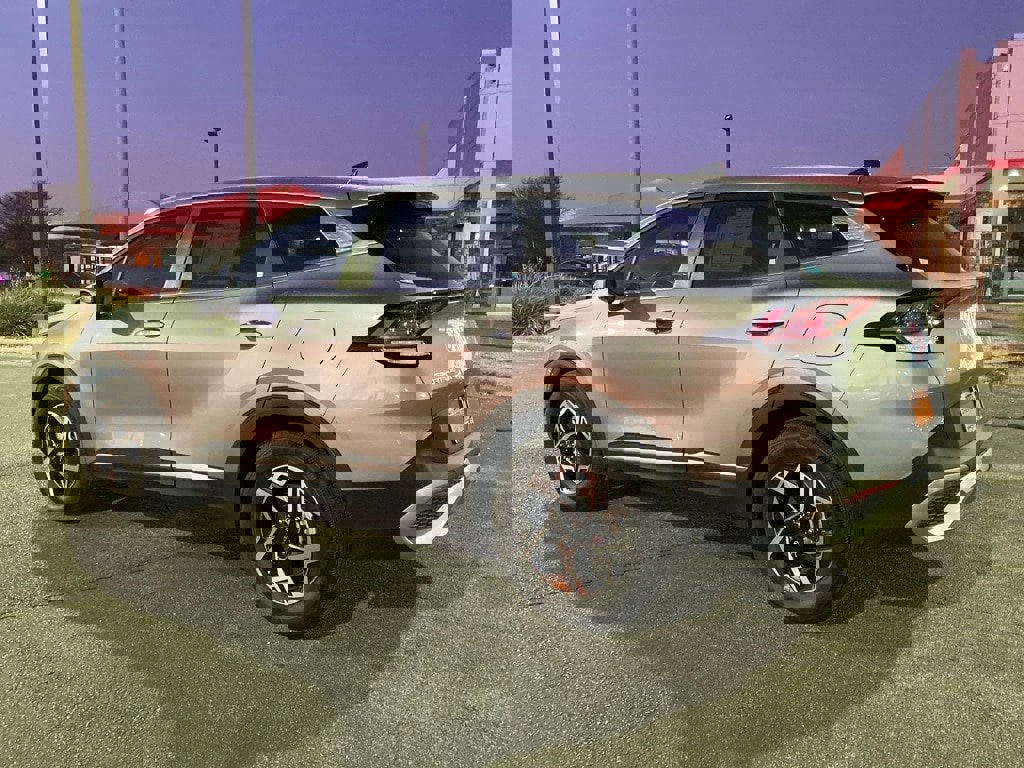 Used 2025 Kia Sportage LX image 6