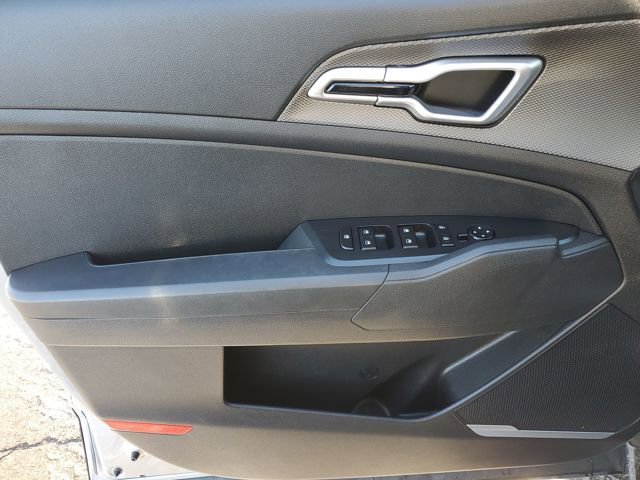 Used 2023 Kia Sportage LX image 19