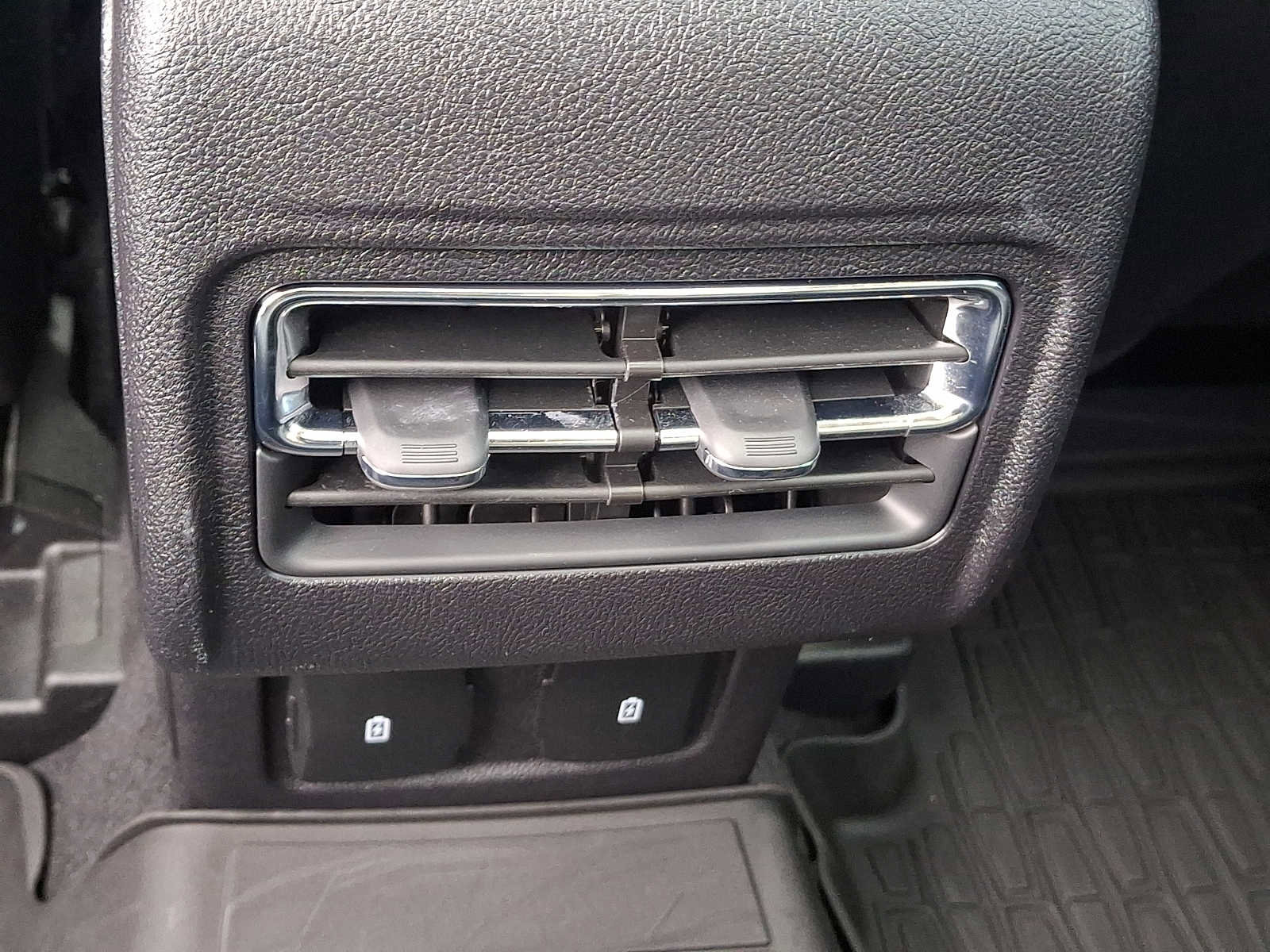 Used 2023 Lincoln Corsair Reserve w/ Equipment Group 201A image 11