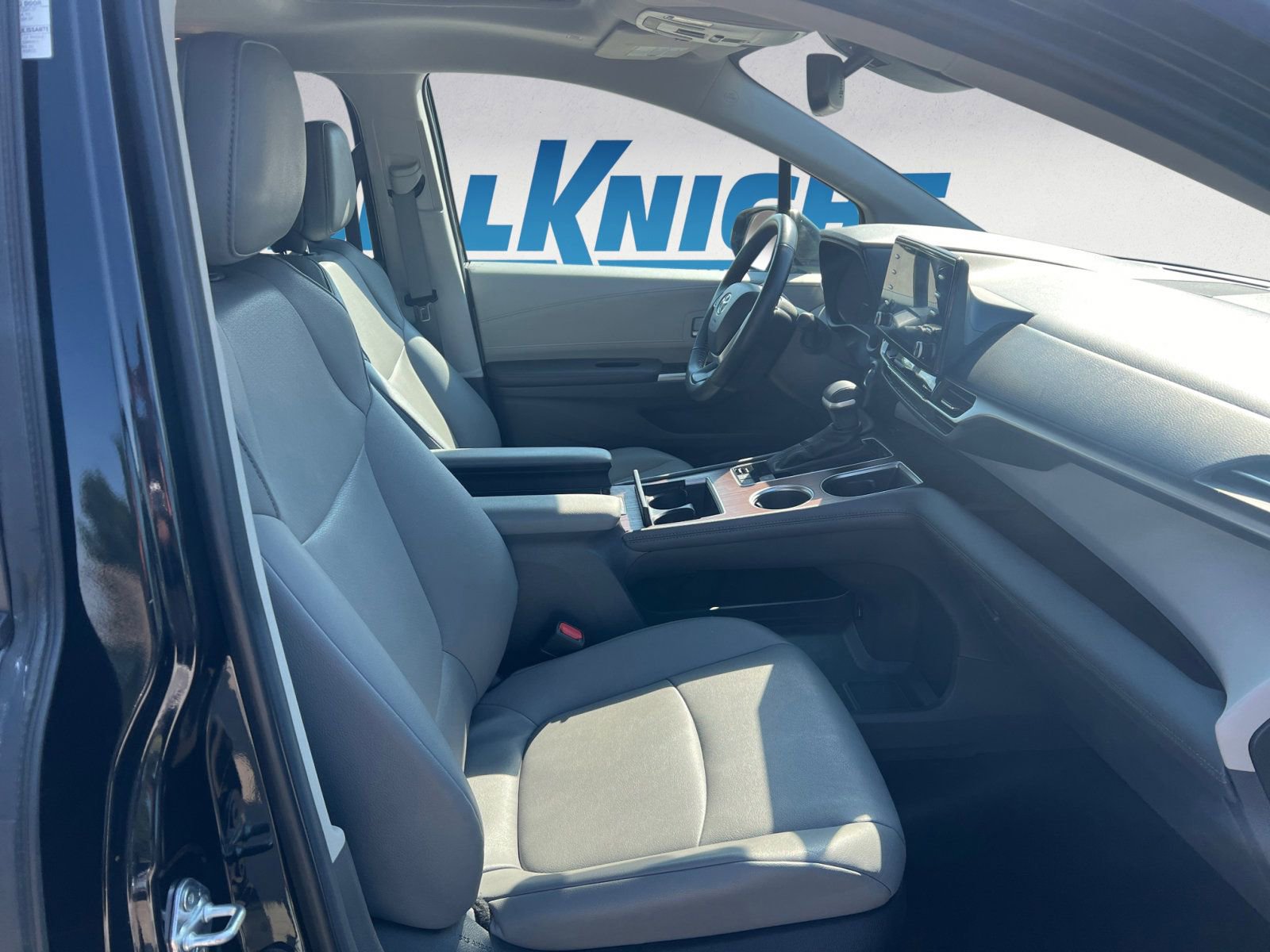 Used 2024 Toyota Sienna XLE image 15