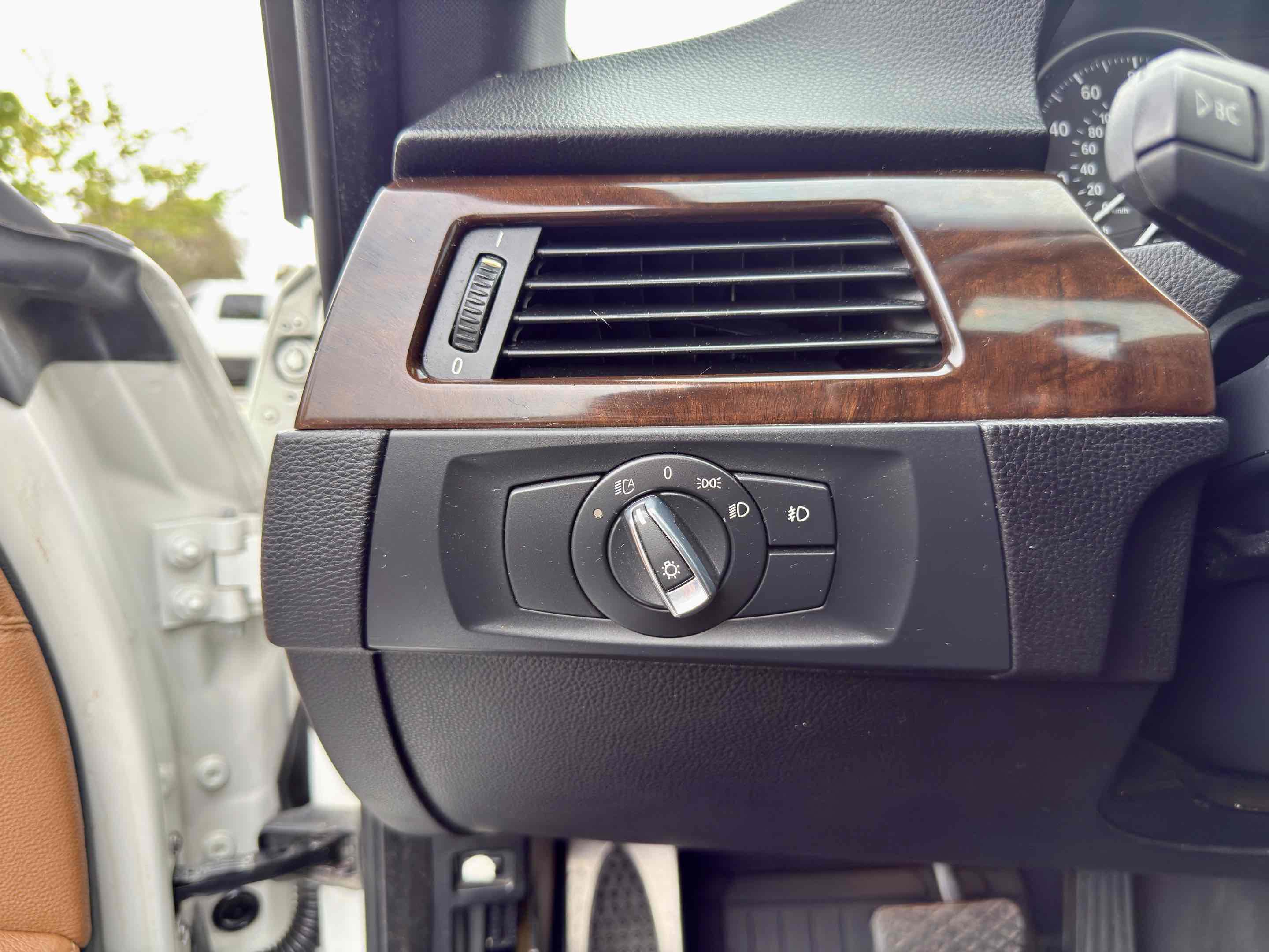 Used 2011 BMW 328i xDrive Coupe image 36