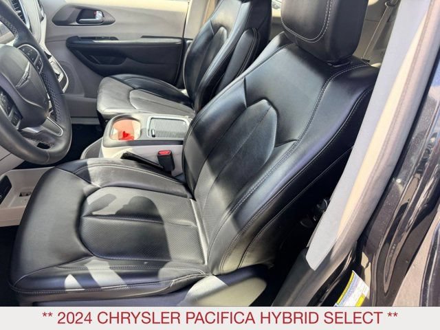 Used 2024 Chrysler Pacifica Limited FWD image 14