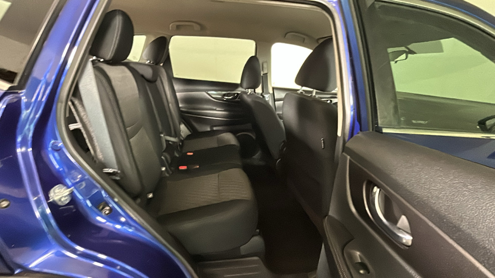 Used 2019 Nissan Rogue S FWD image 29