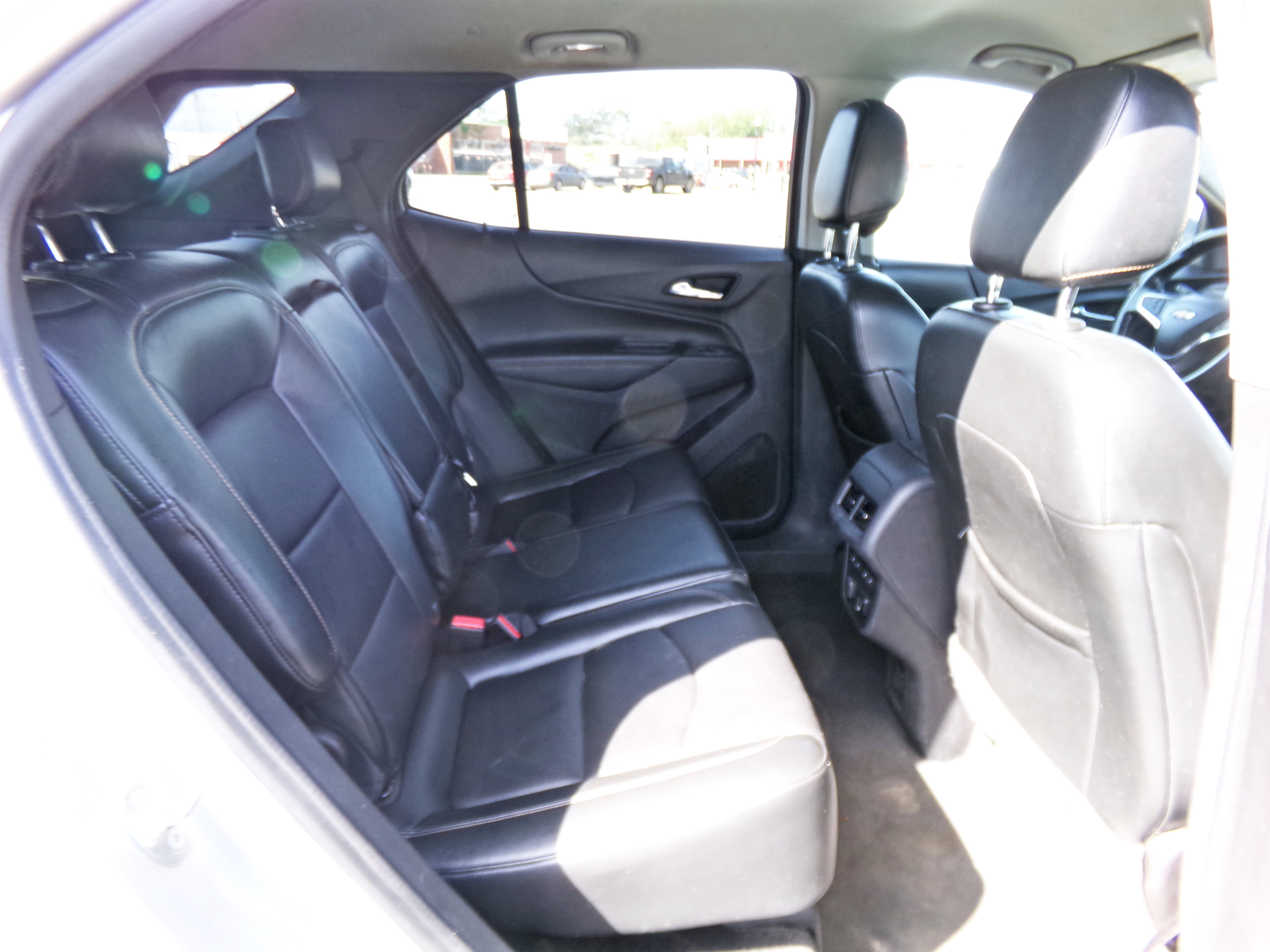 Used 2018 Chevrolet Equinox Premier image 13