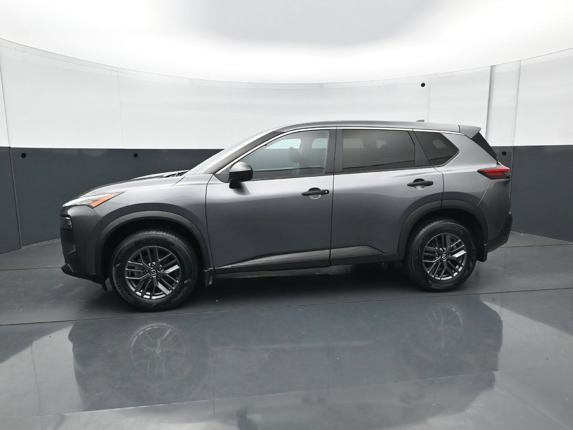 Used 2021 Nissan Rogue S AWD/4WD image 3