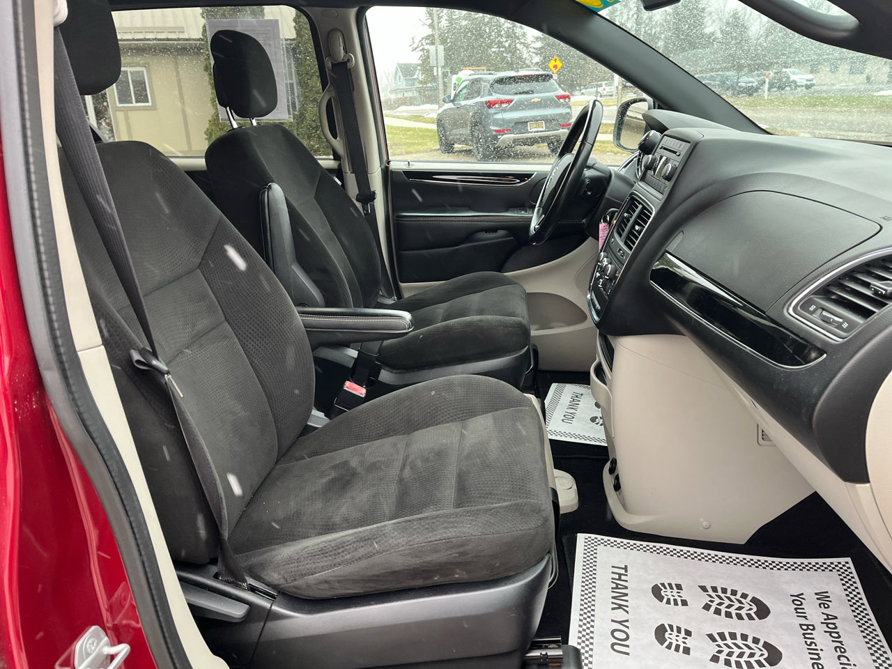 Used 2015 Dodge Grand Caravan SE image 17