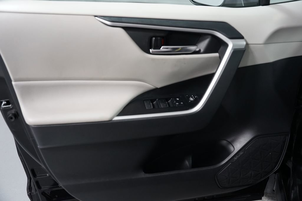 Certified 2022 Toyota RAV4 XLE image 29