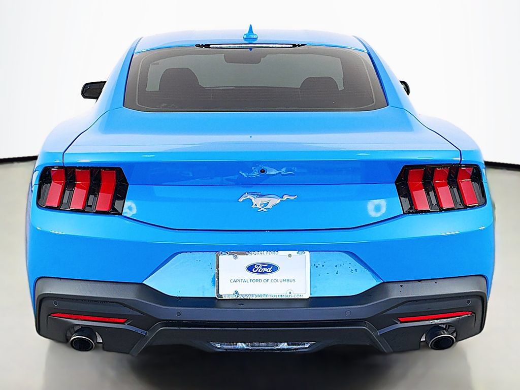 Used 2025 Ford Mustang Coupe RWD image 12