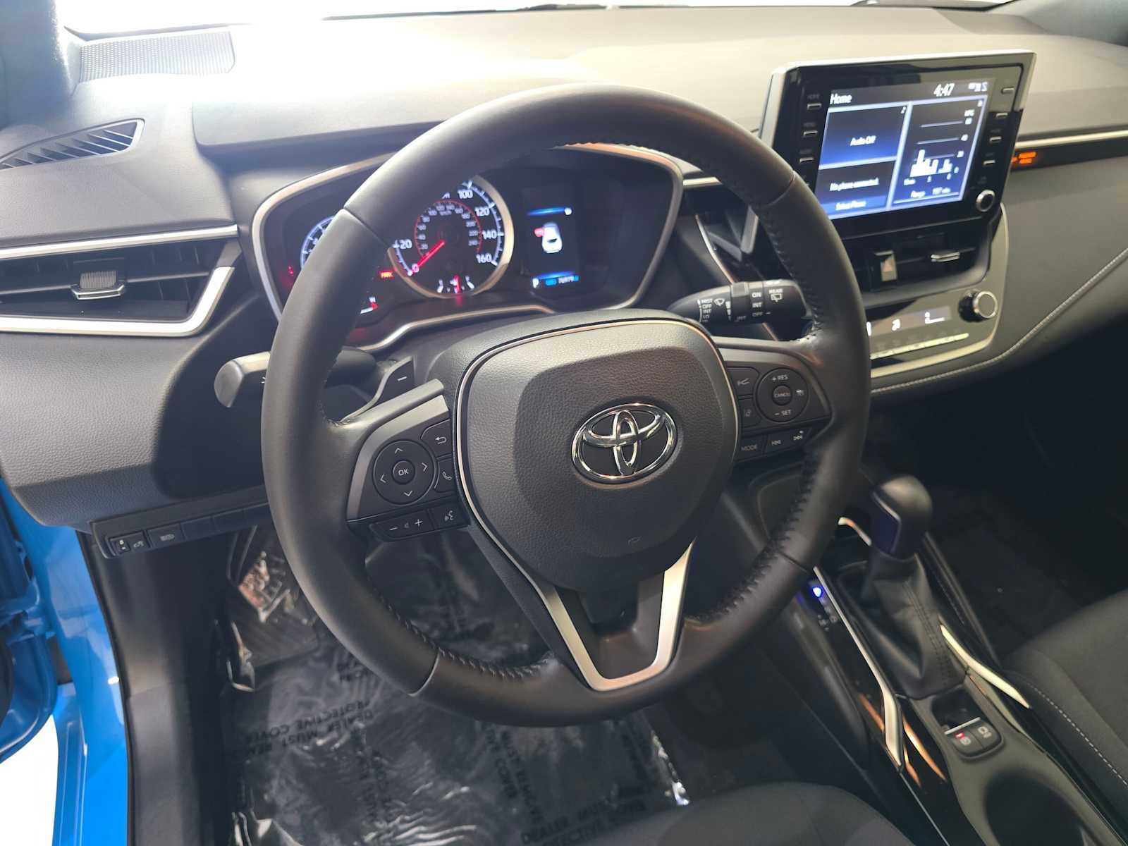 Used 2019 Toyota Corolla SE FWD image 2