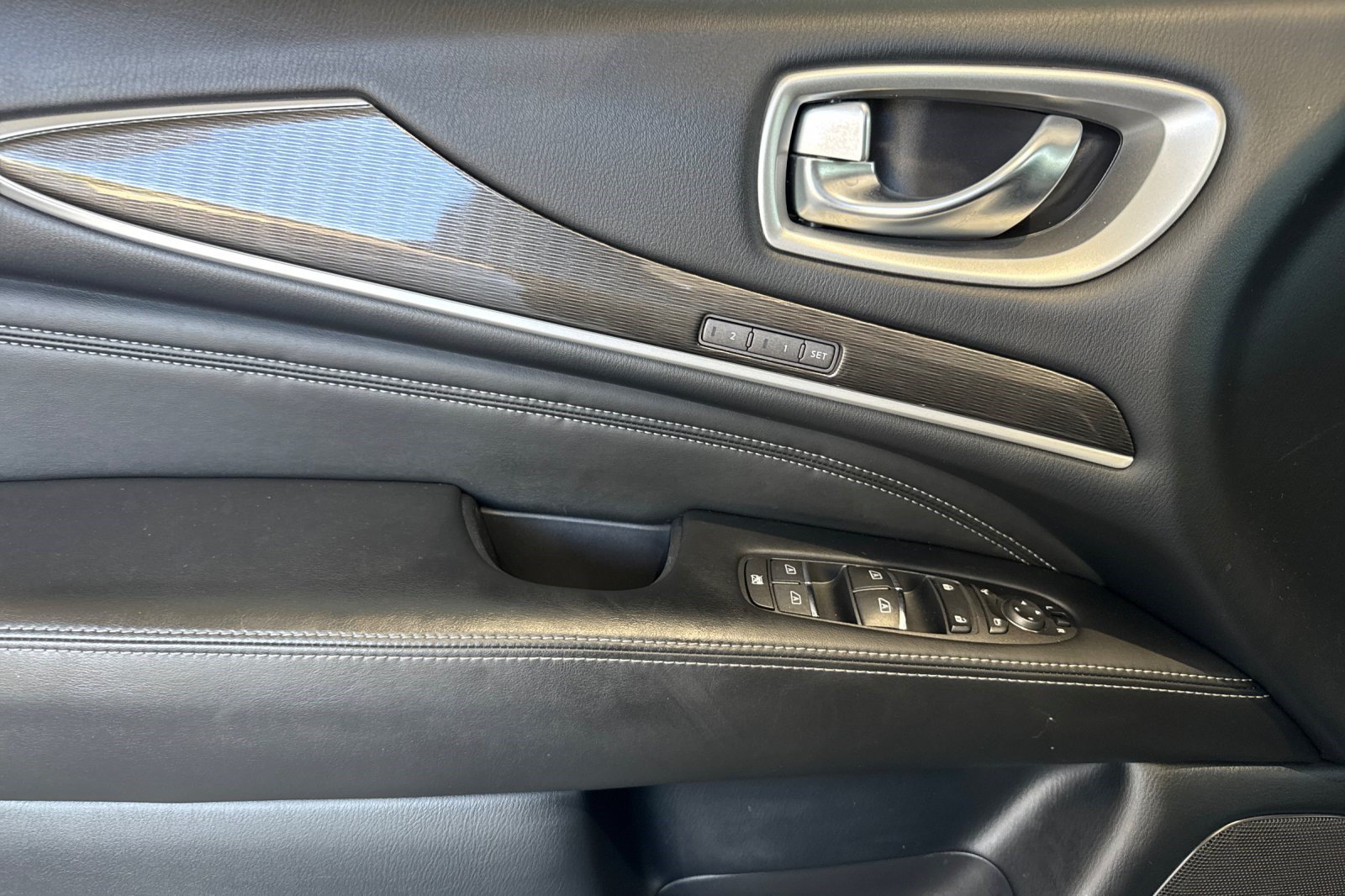 Used 2020 INFINITI QX60 Signature Edition AWD/4WD image 12