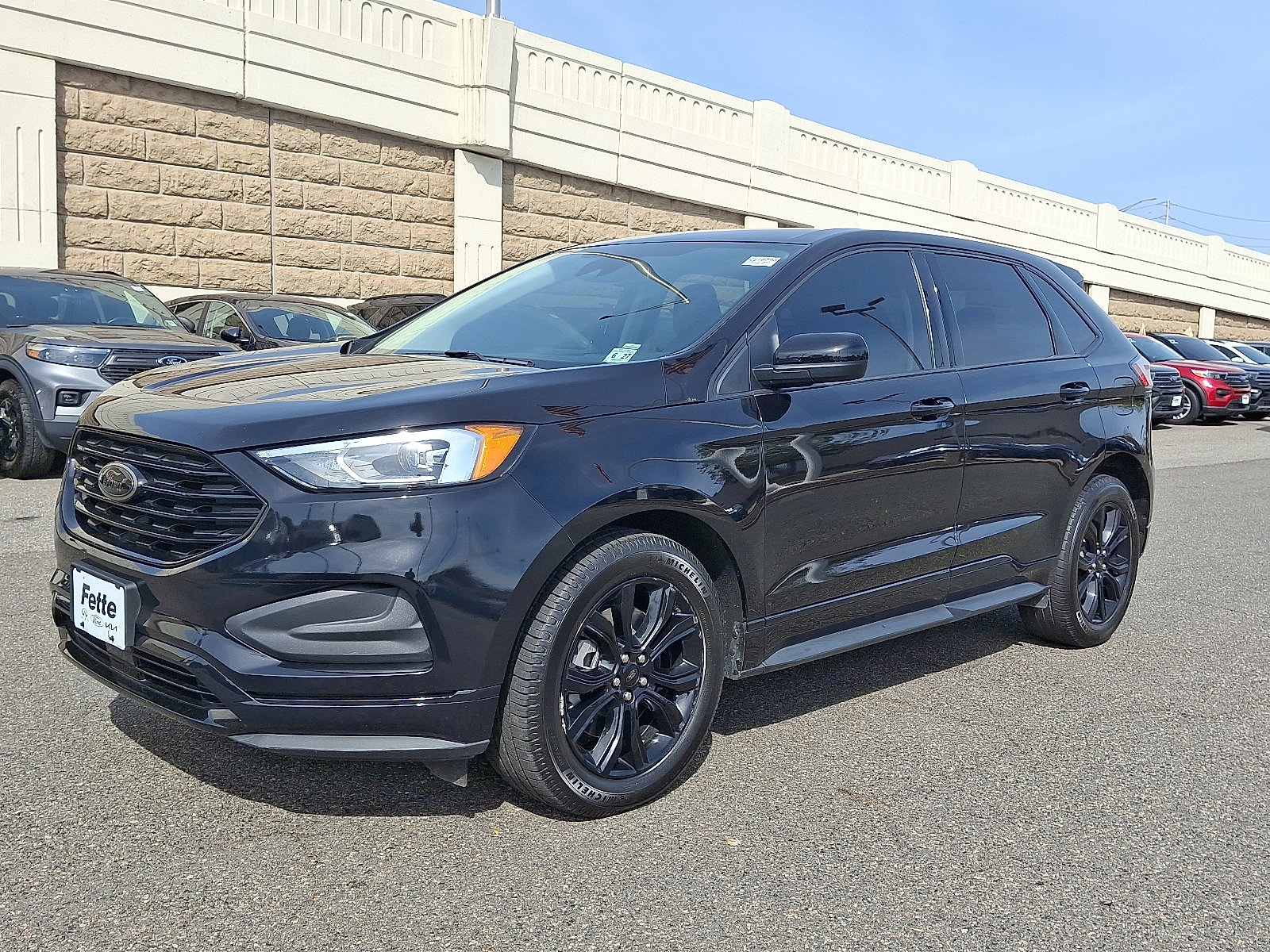 Certified 2022 Ford Edge SE w/ Black Appearance Package