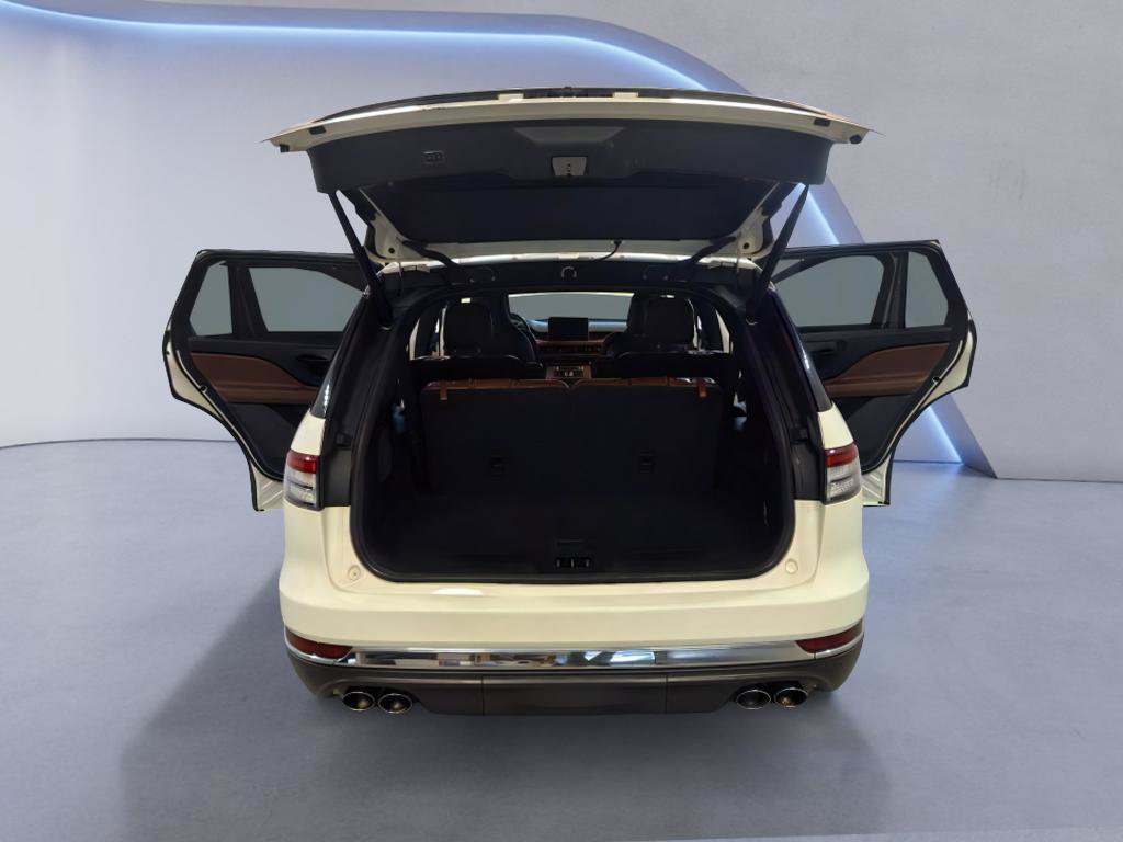 Used 2021 Lincoln Aviator Reserve AWD/4WD image 13