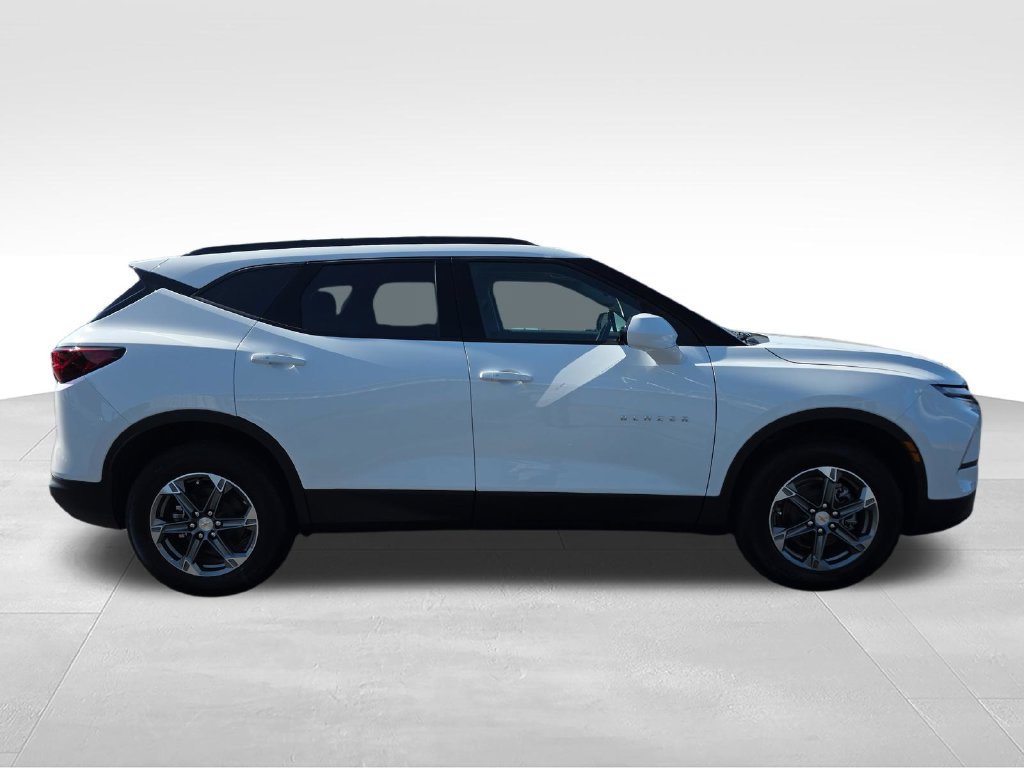 New 2026 Chevrolet Blazer LT w/ Convenience Package AWD/4WD image 6