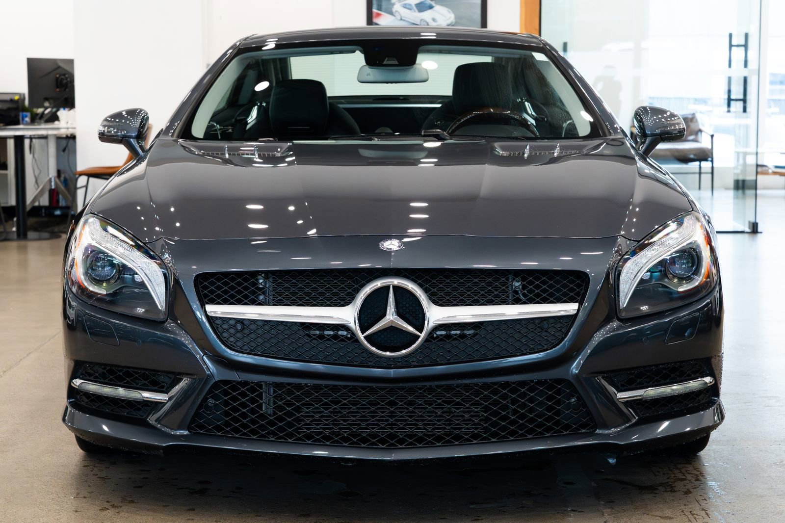 Used 2014 Mercedes-Benz SL 550 image 2