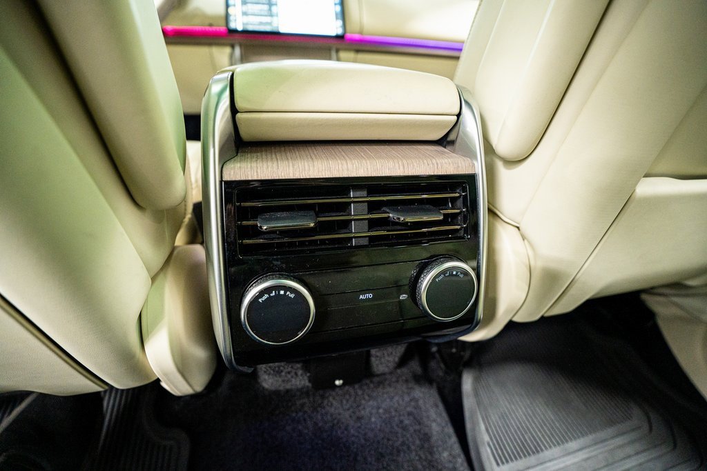 Used 2024 Land Rover Range Rover SE image 52